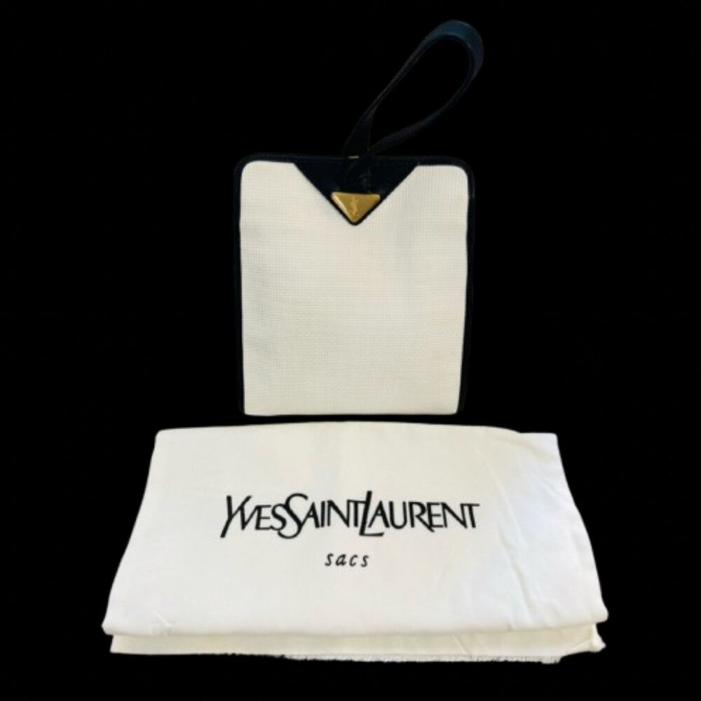 Yves Saint Laurent (YSL) Triangle Plate Cassandra Handle Bag w/COA and dust bag - Picture 3 of 10